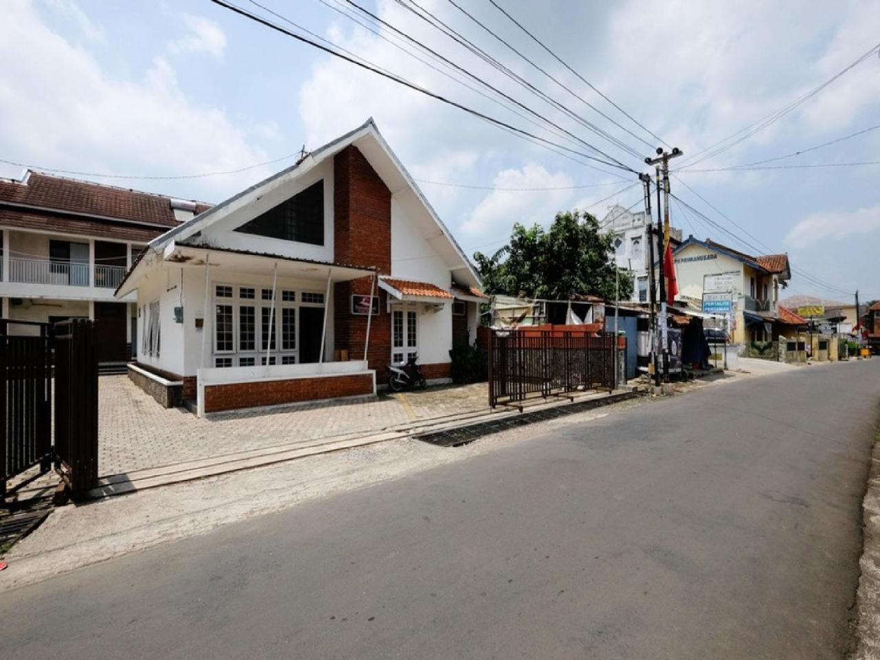 Reddoorz Near Moro Mall Purwokerto Extérieur photo