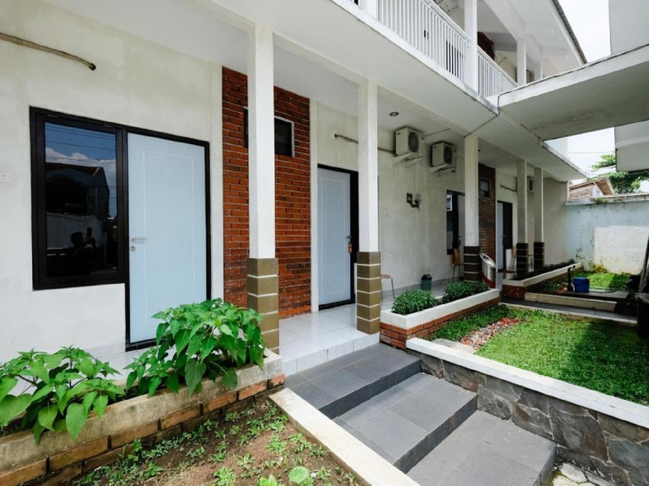 Reddoorz Near Moro Mall Purwokerto Extérieur photo